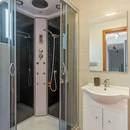 Rosa With Private Pool By Madeira וילה ריביירה בראבה