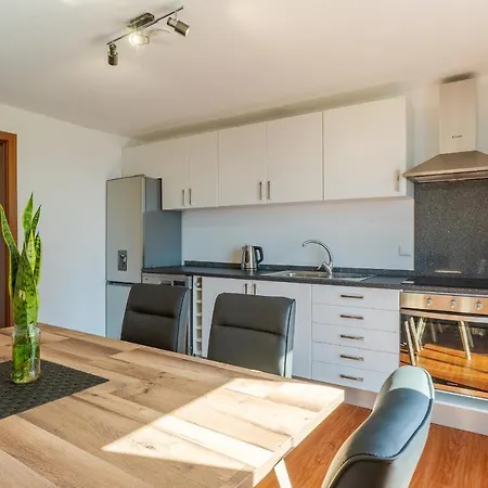 Rosa With Private Pool By Madeira * ריביירה בראבה