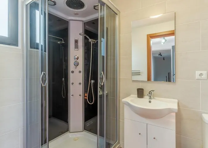 Rosa With Private Pool By Madeira Villa Ribeira Brava