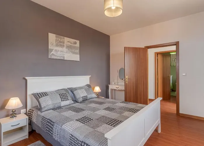 Rosa With Private Pool By Madeira